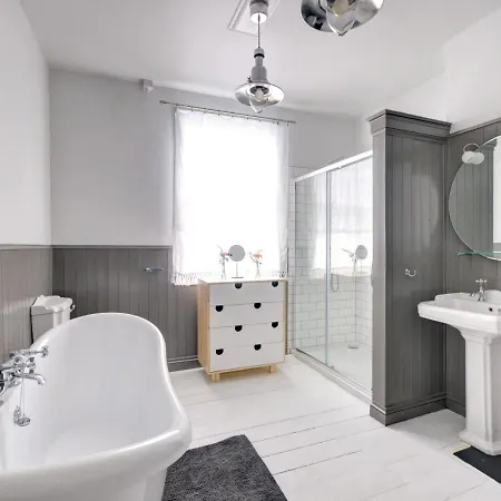 16 Park Terrace * Whitby