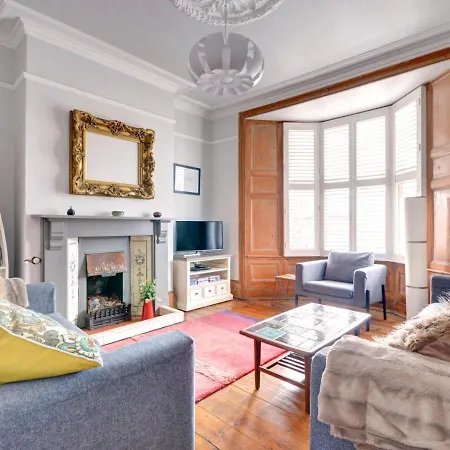 16 Park Terrace *