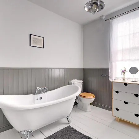 16 Park Terrace Whitby